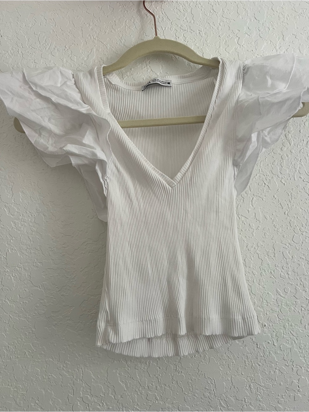 Zara White Ribbed V-Neck Tank with Puff Sleeves
